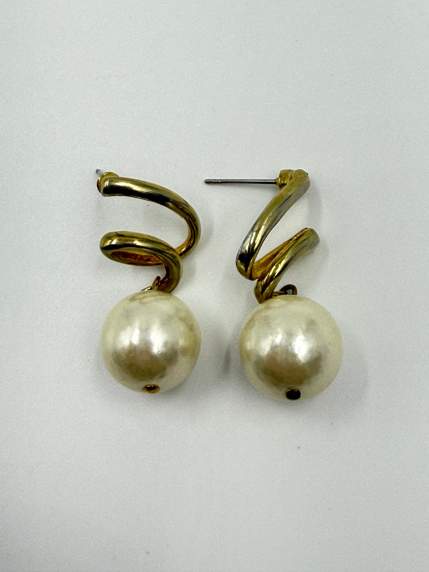 1970s Drop Pearl Earring