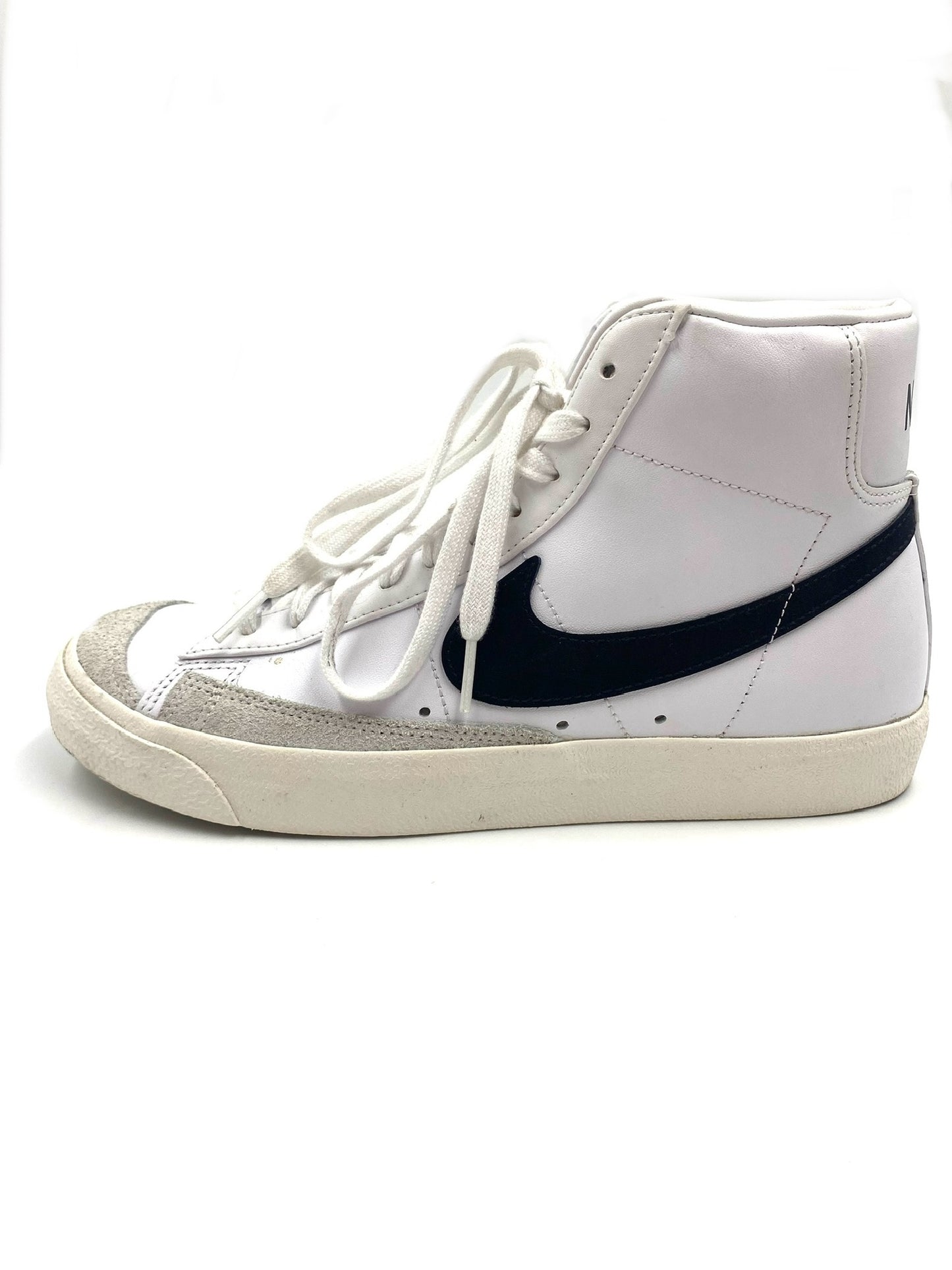 Nike Blazer Mid 77 Black & White Sneakers Size 9