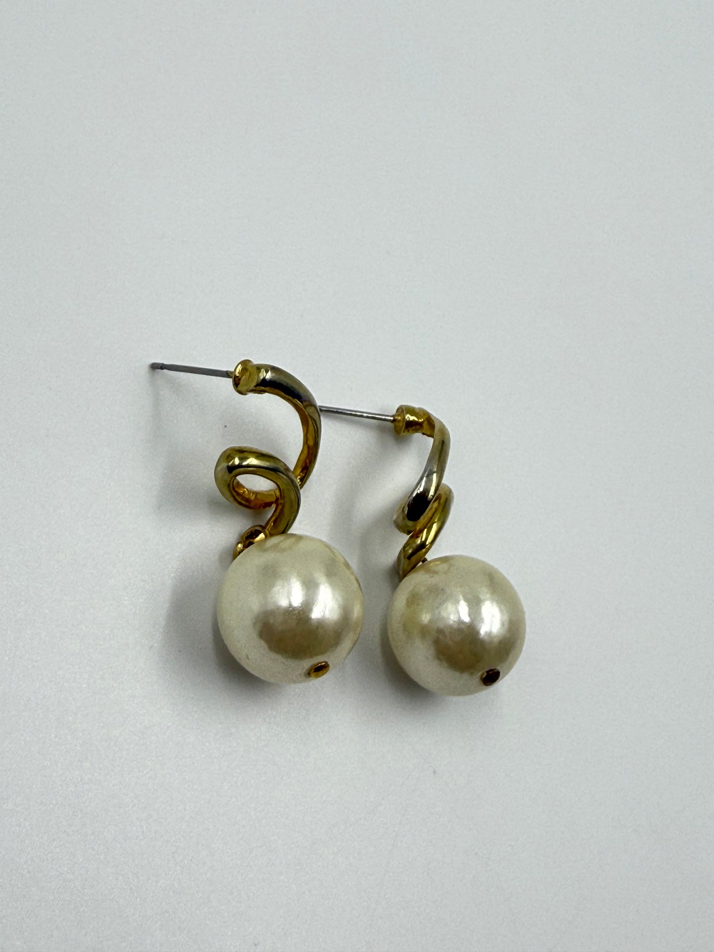 1970s Drop Pearl Earring