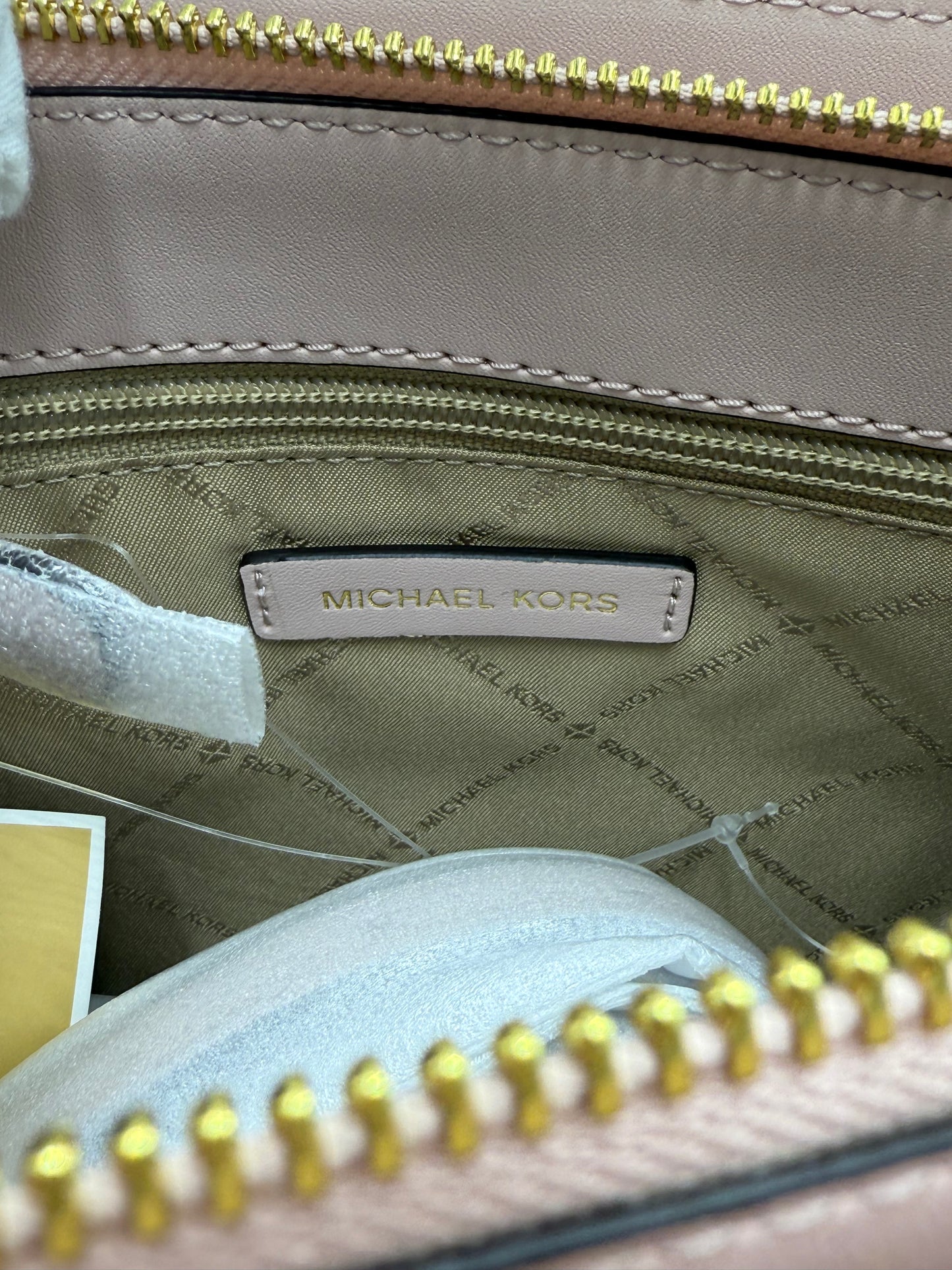 Brand New Michael Kors Sheila Medium Pink Tote