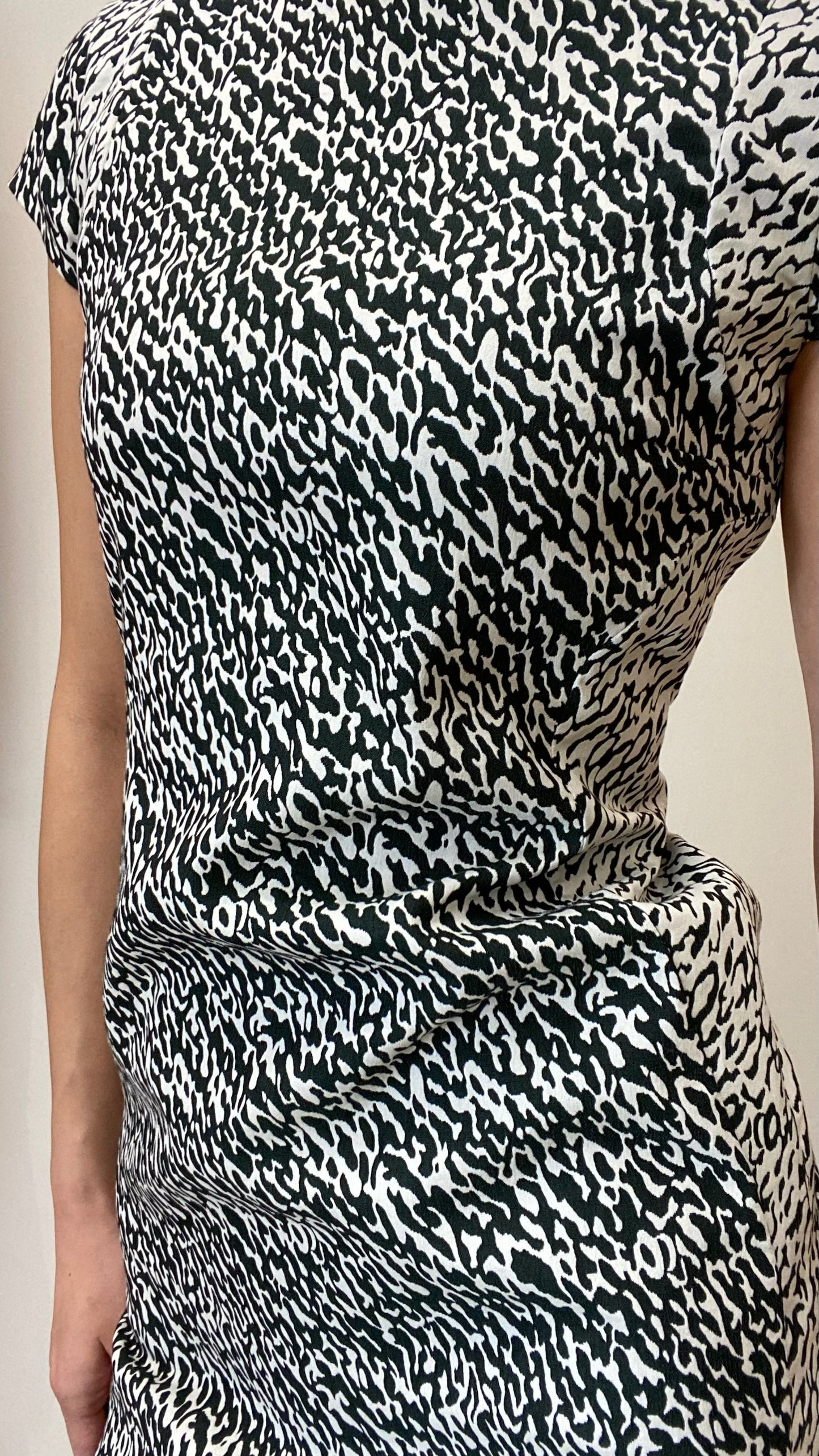 Diane Von Furstenberg Animal Print Sheath Dress Size 0