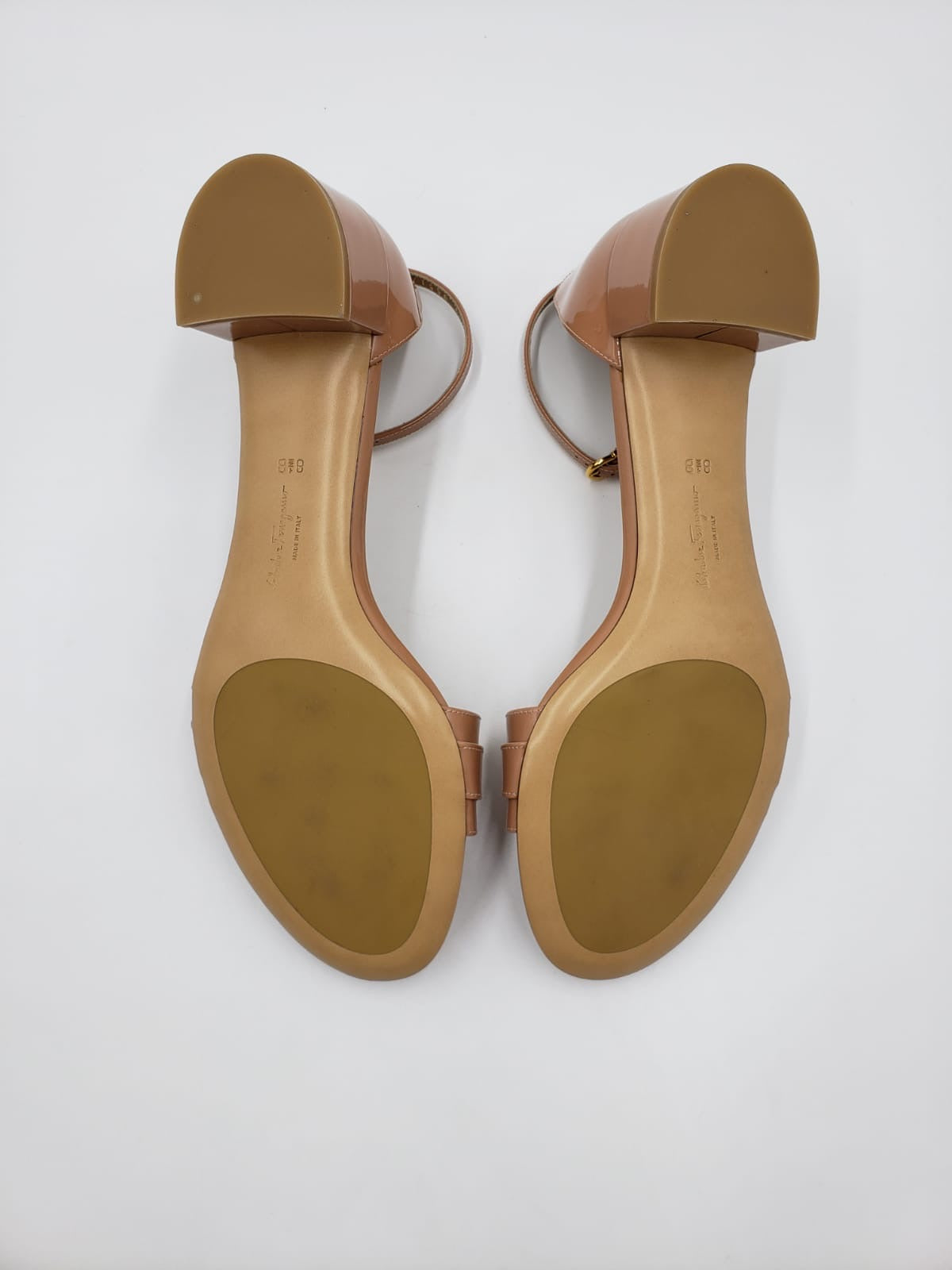 Brand New Salvatore Ferragamo Biege Patent Sandals Size 8.5