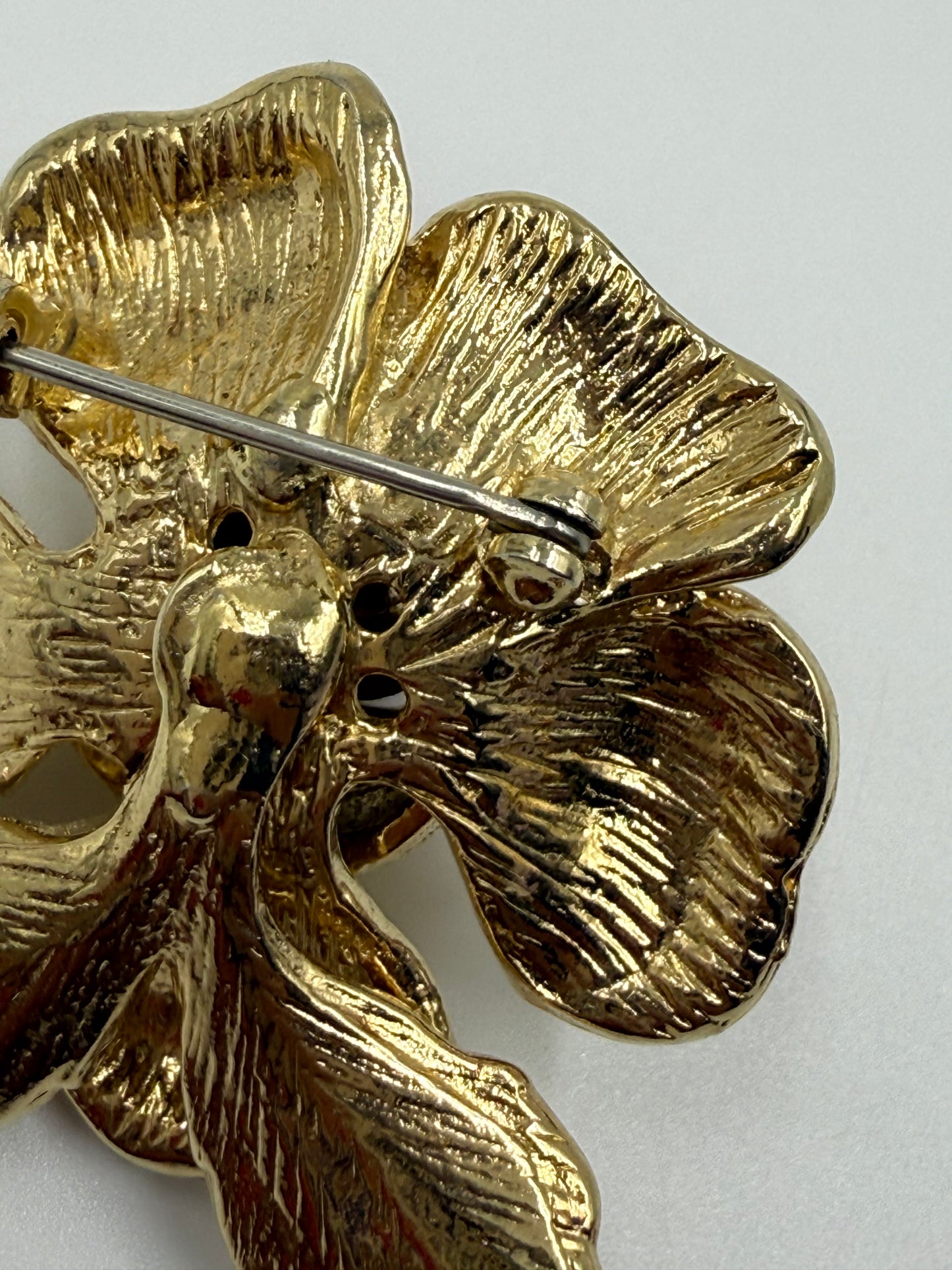 Vintage Flower & Pearl Gold Brooch
