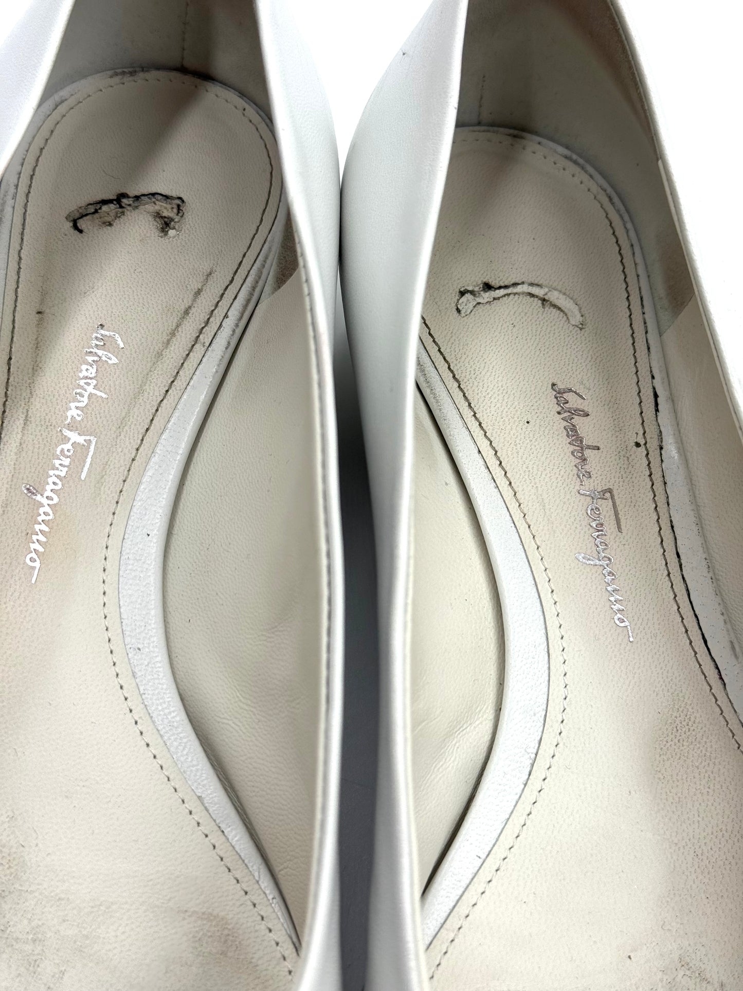 Salvatore Ferragamo White Viva Pointer Toe Ballerina Bow Flats Size 9.5