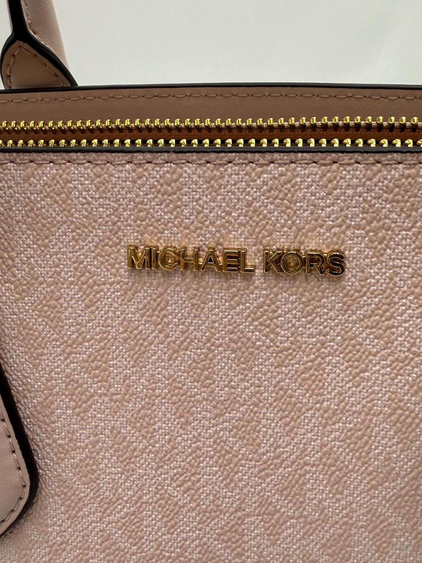 Brand New Michael Kors Sheila Medium Pink Tote