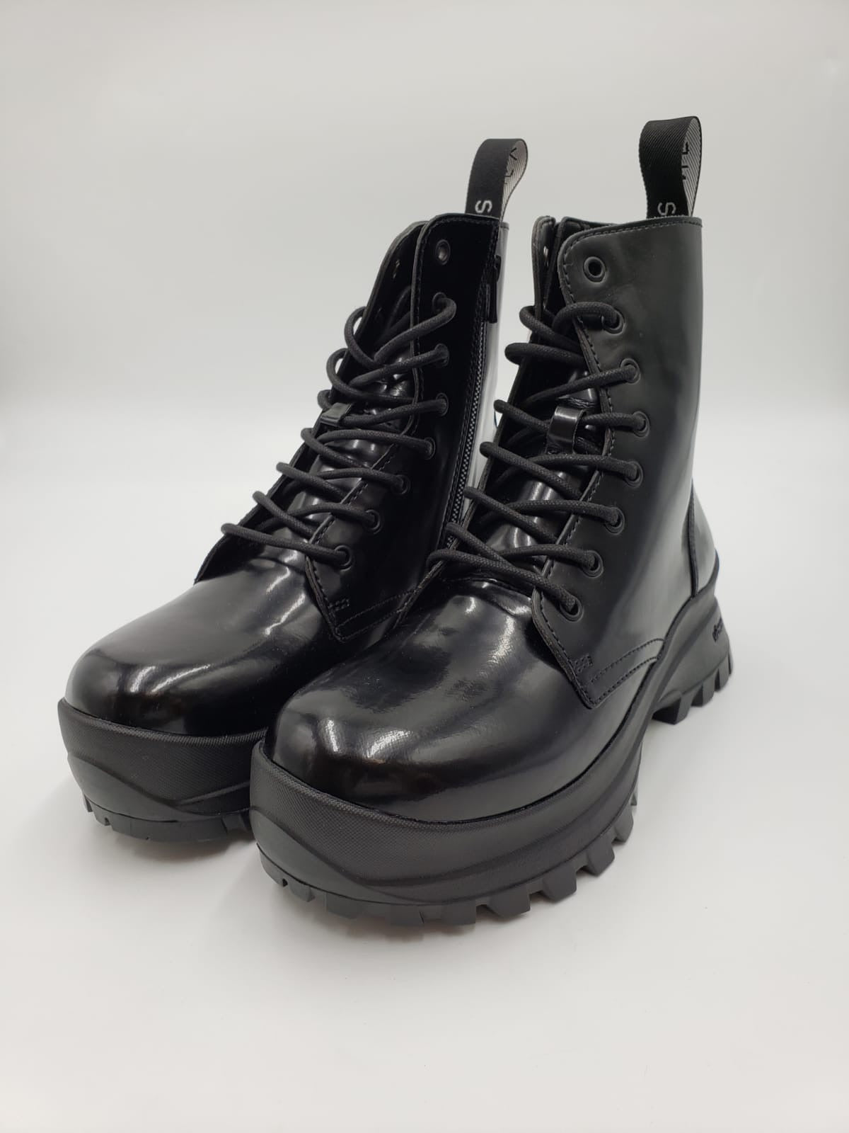 Brand New Stella McCartney Black Patent Chelsea Lace Up Boots Size 39