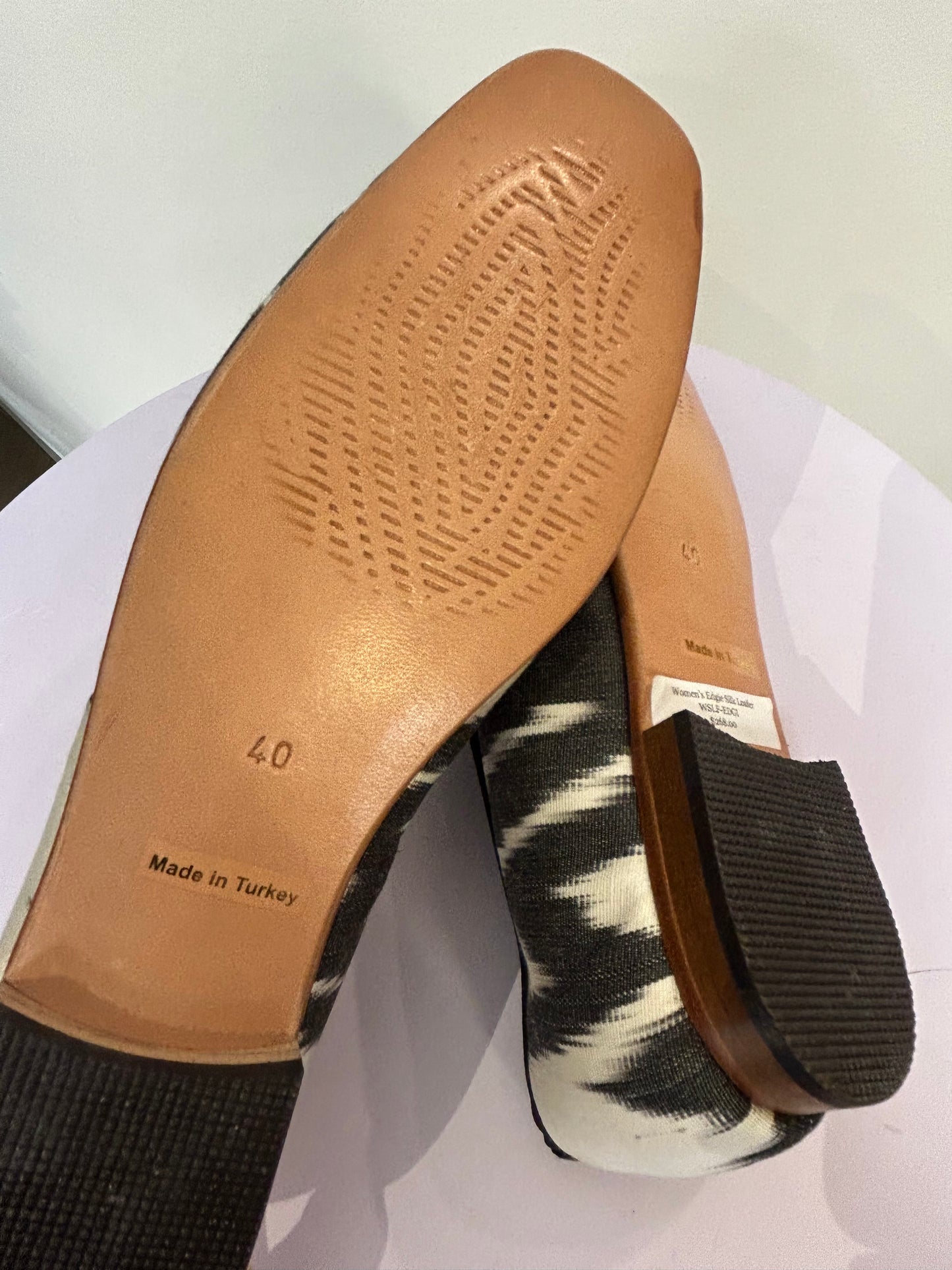 New Artemis Black & White Print Loafers Size 40