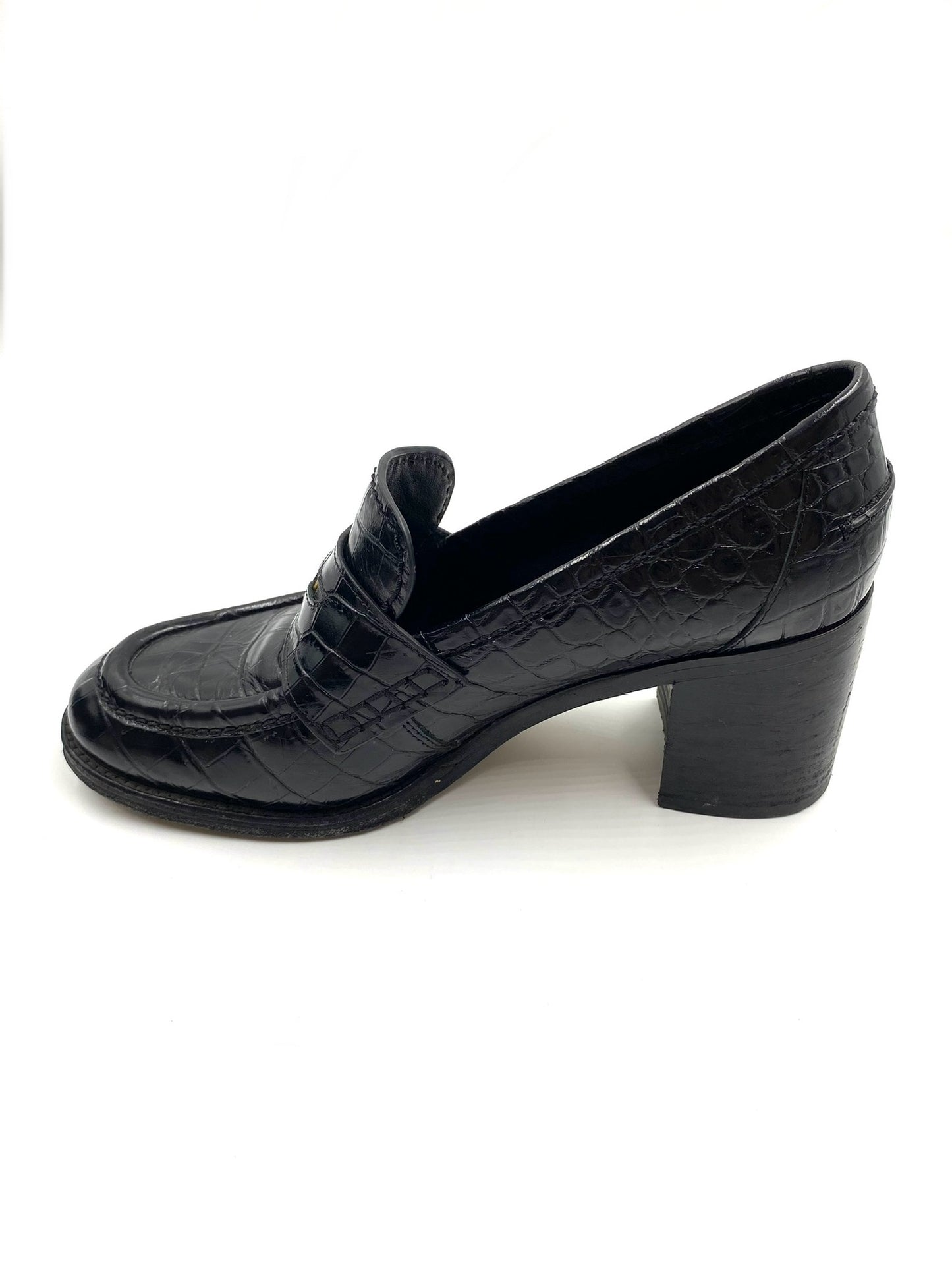 Veronica Beard Black Croc Embossed Loafers Size 8