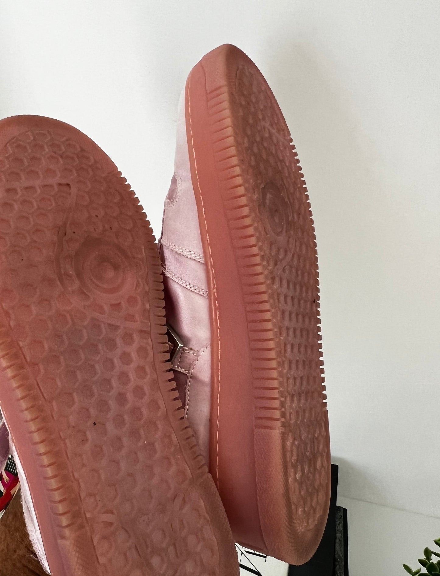 1017 ALYX 9SM Pink Satin Buckle Detail Low Top Sneakers Size 40 US 10