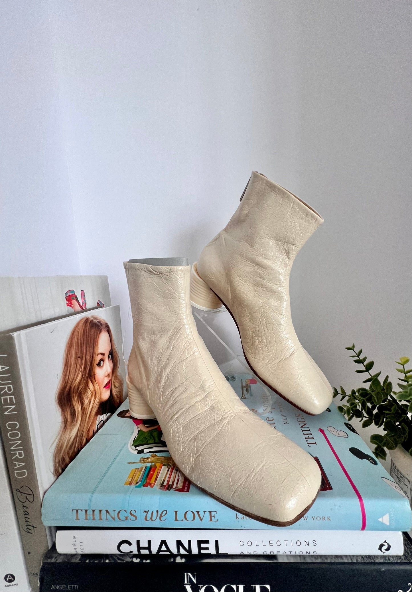 MM6 MAISON MARGIELA Cream Ankle Boots Size 40