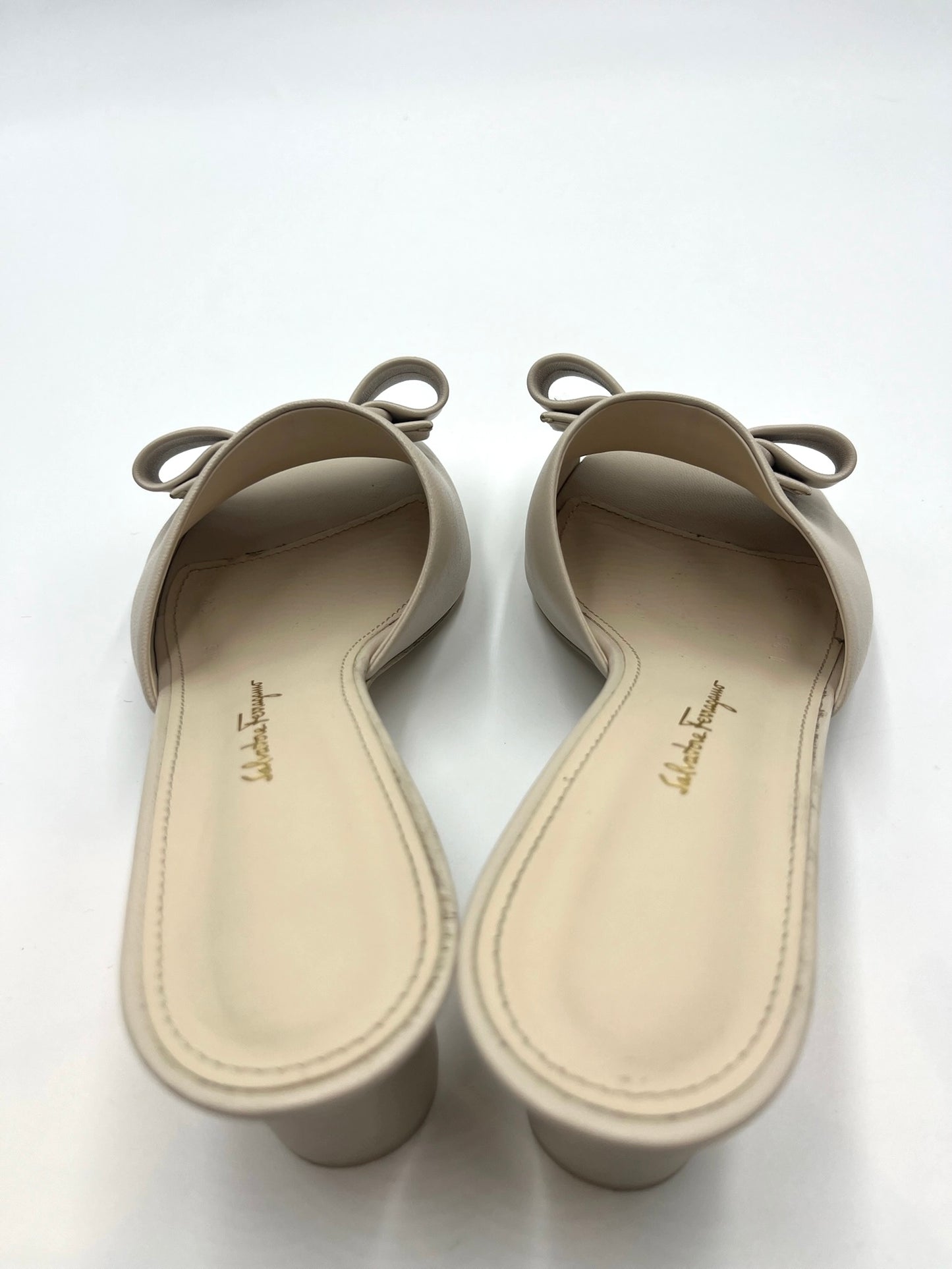Salvatore Ferragamo Valery Viva Bone Biege Sandals Size 6.5
