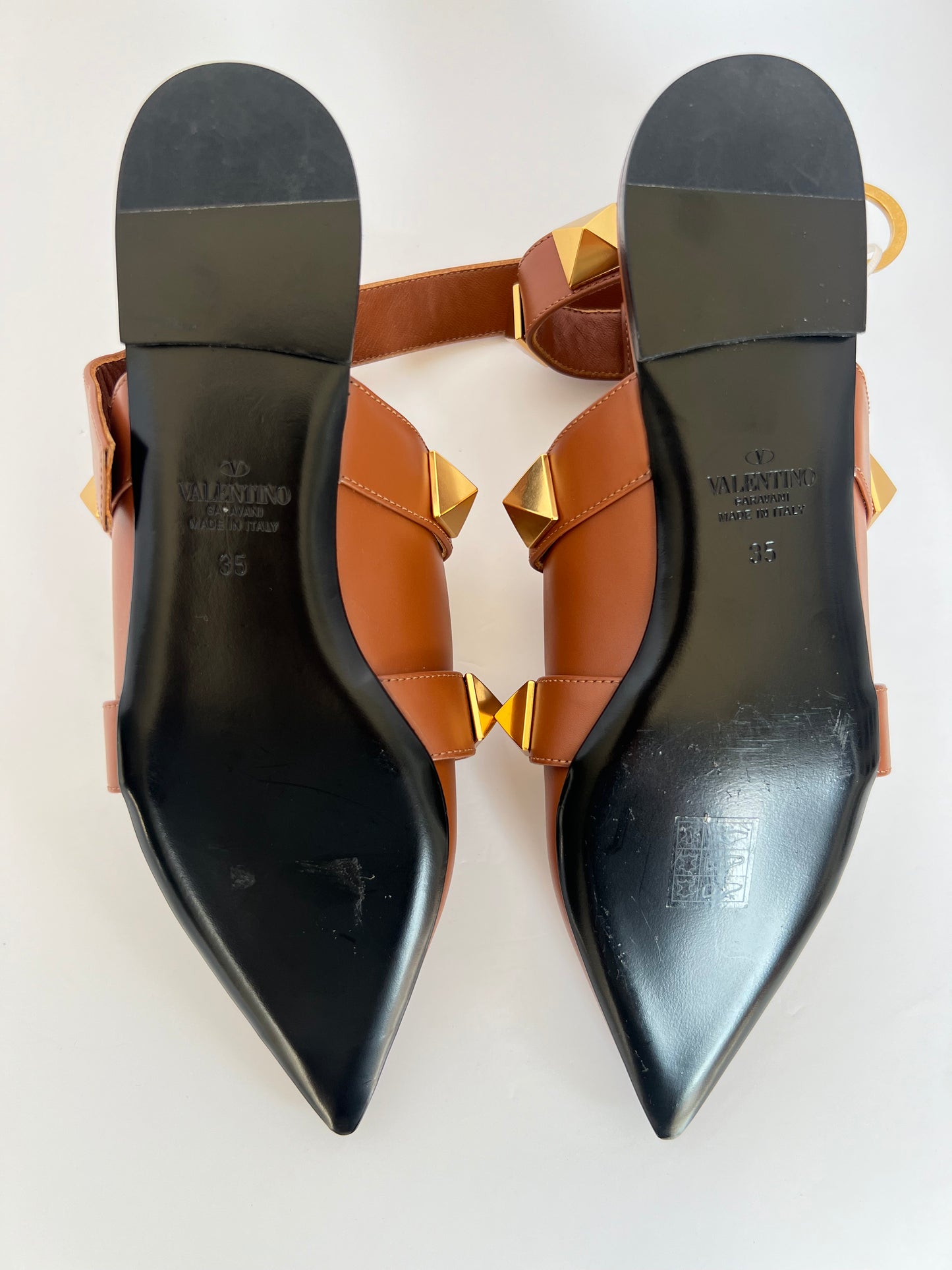Brand New Valentino Garavani Brown Leather Roman Rockstud Pointed Toe Flats Size 35