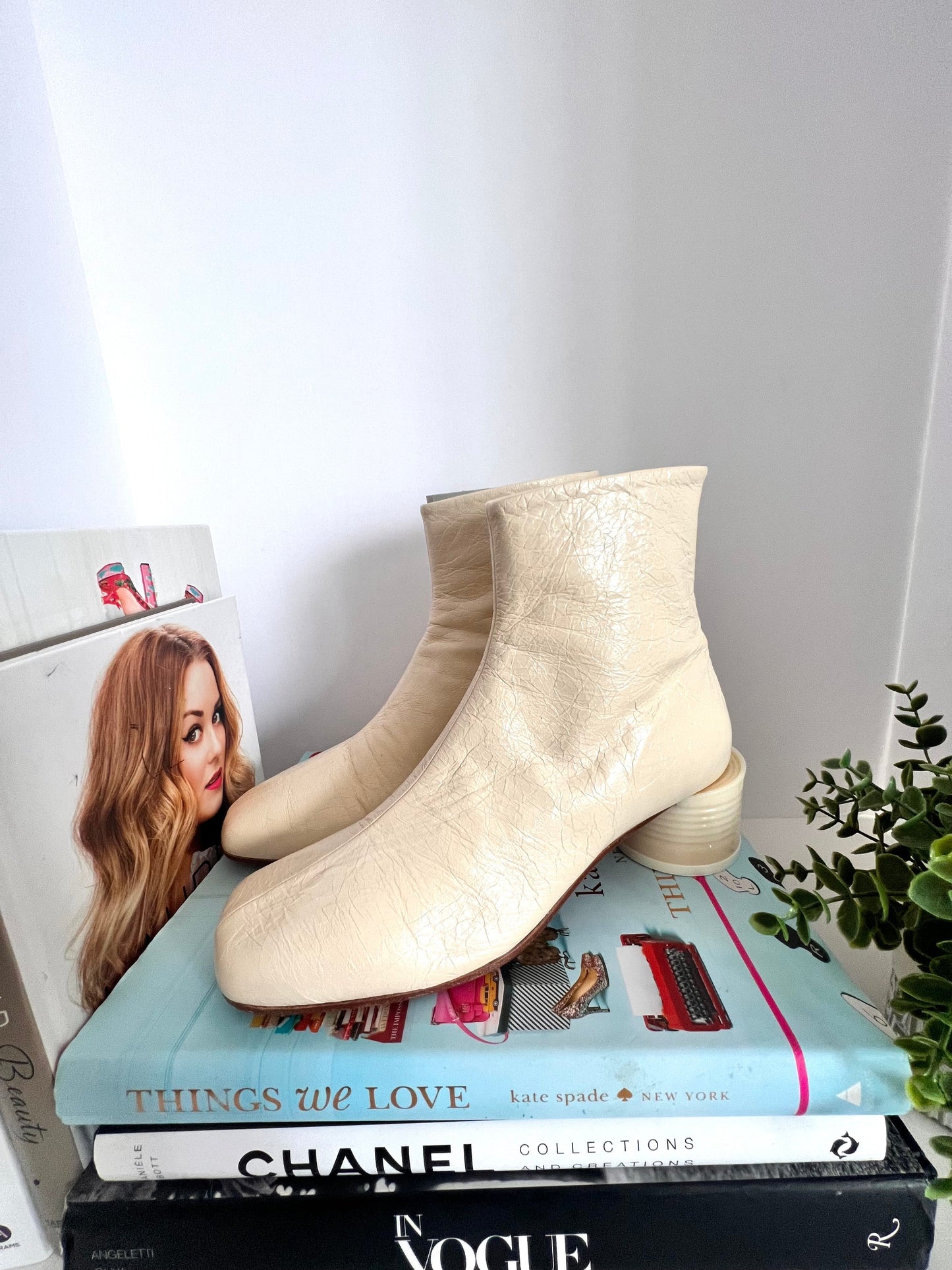 MM6 MAISON MARGIELA Cream Ankle Boots Size 40