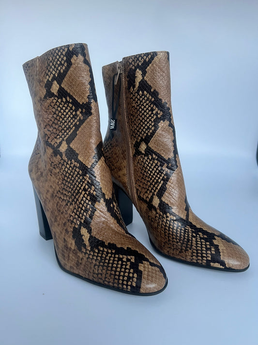 Brand New Zara Snakeskin Ankle Boots Size 9