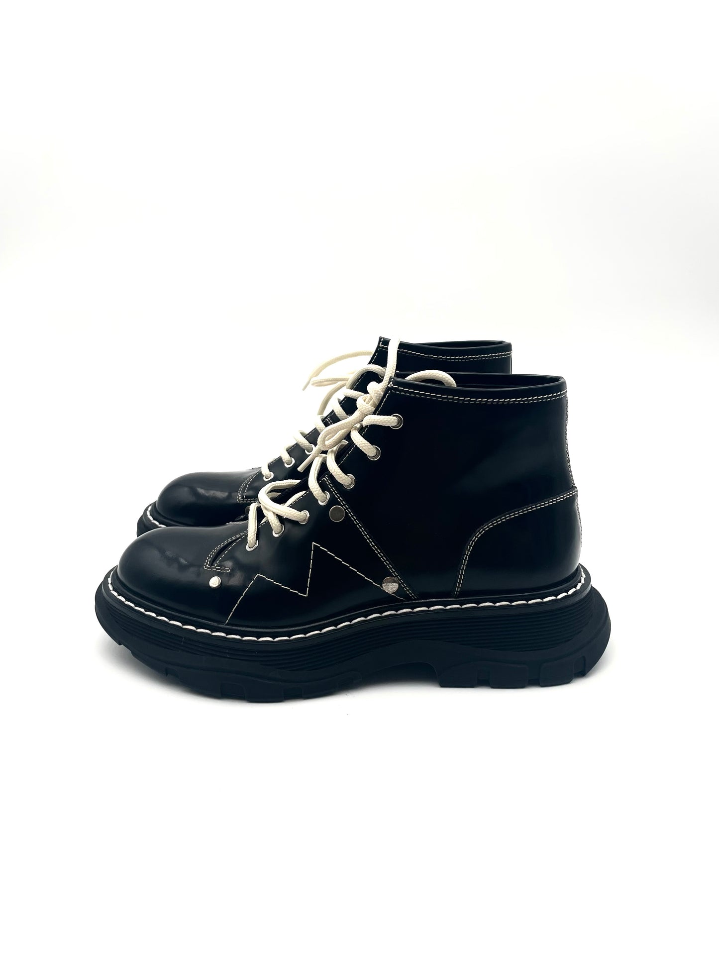 Brand New Alexander Mcqueen Black Tread Lace-Up  Boots Size 39.5
