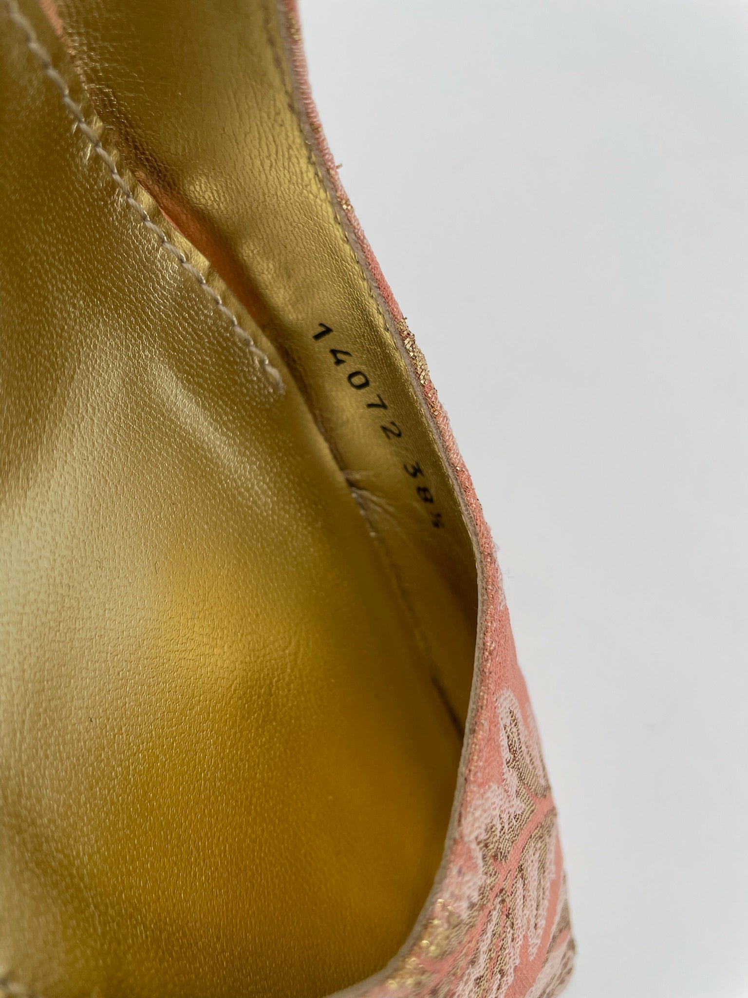 Brand New Dolce & Gabanna Pink Brocade Slingback Heels Size 38.5