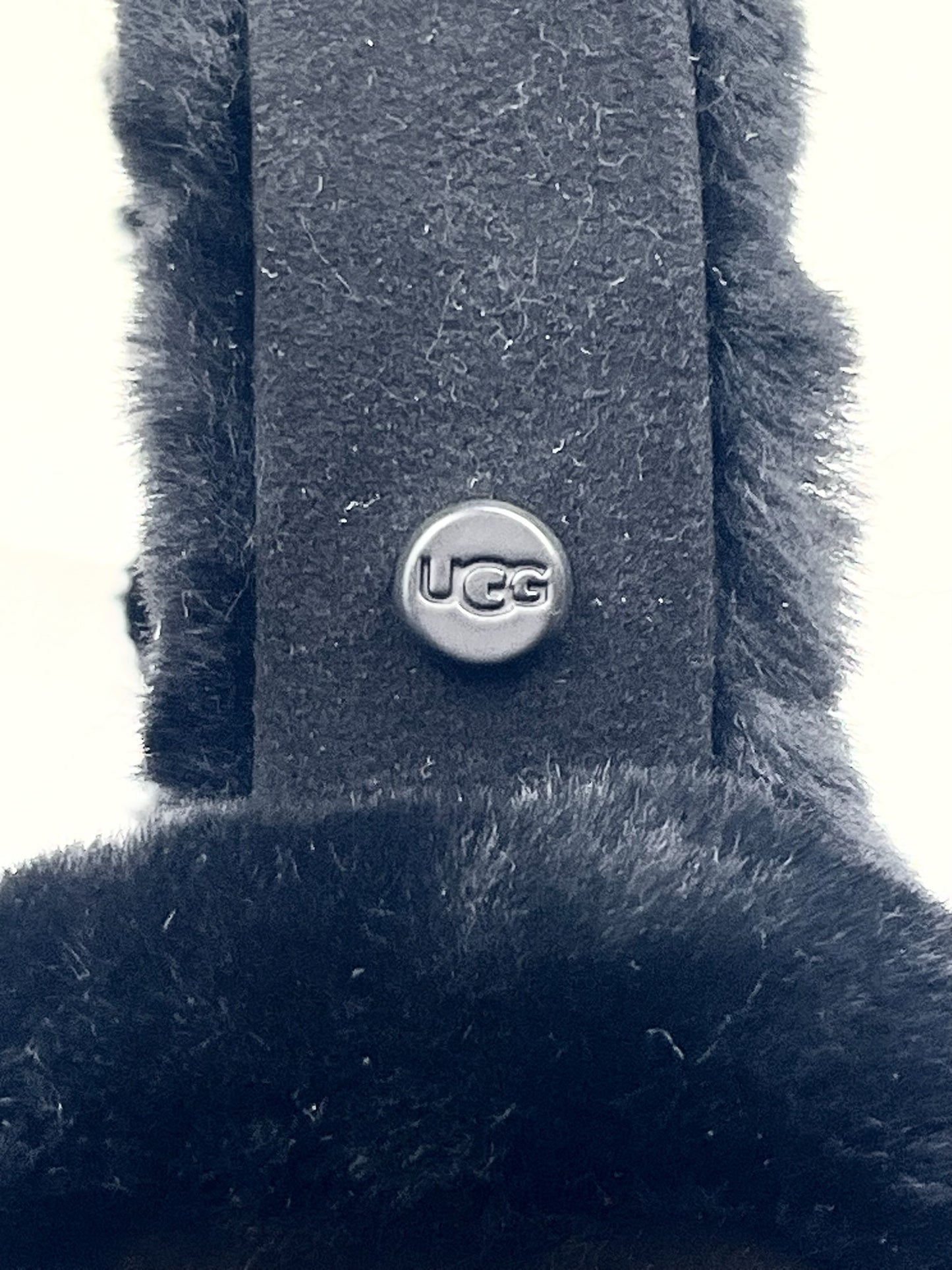 Brand New Ugg Black Sheepskim Bluetooth Earmuff