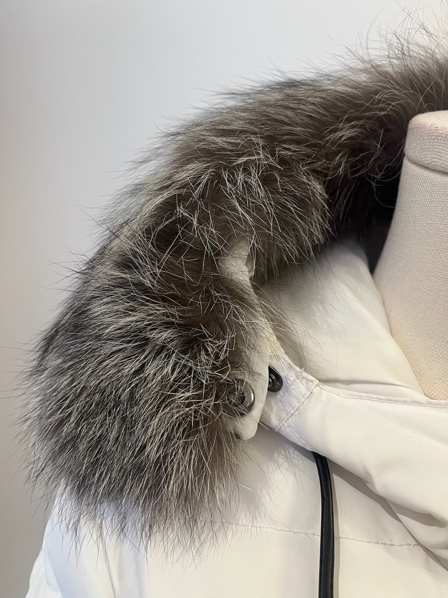 Brand New Pajar Canada White Parka Jacket Size M