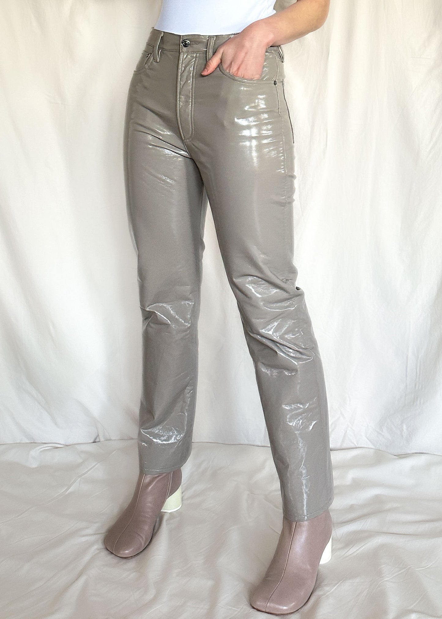 Agolde Taupe Quail Patent 90’s Recycled Leather Pinch Waist Pants Size 28/US6