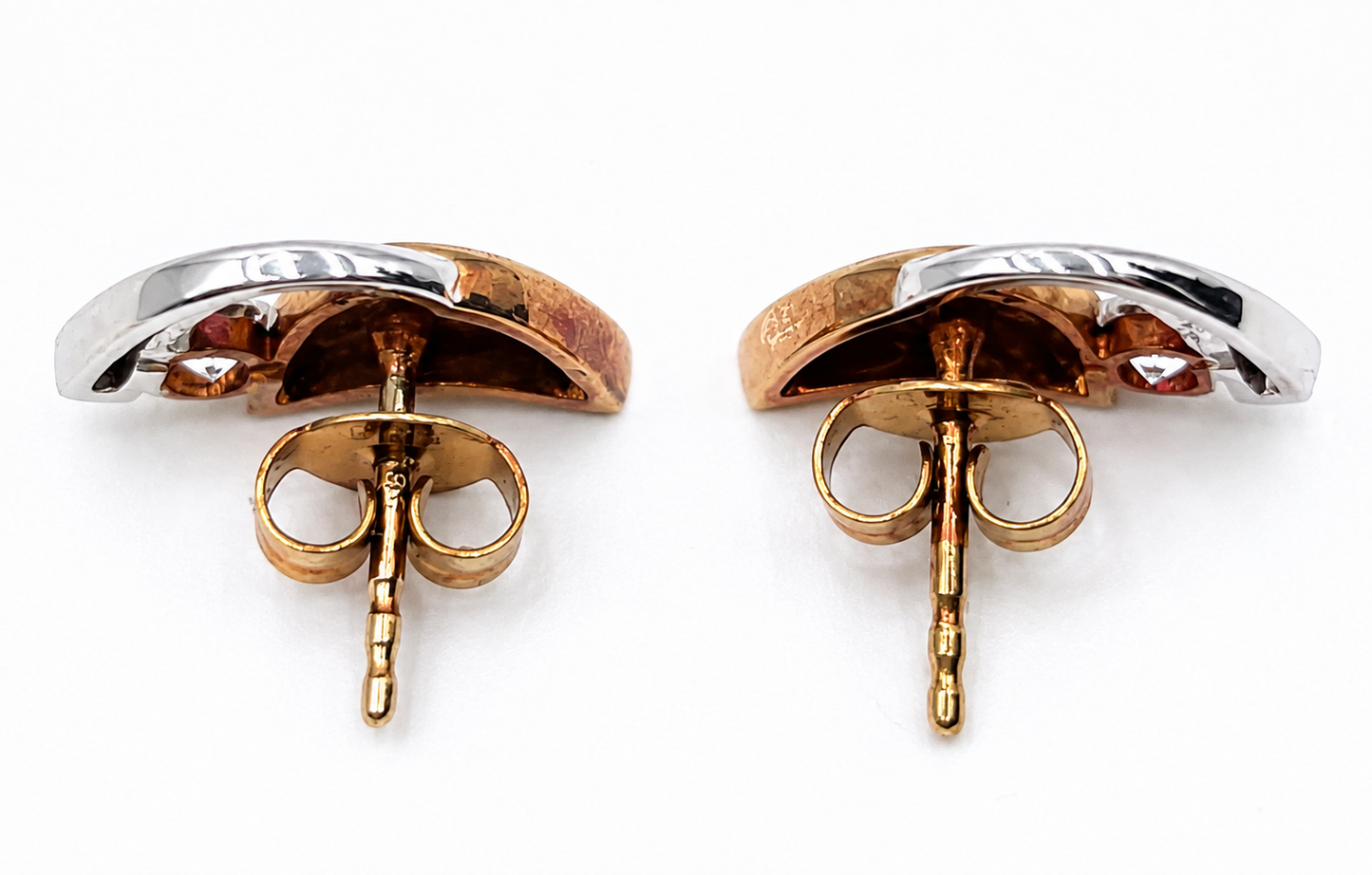White & 18k Gold & 0.08 Carat Diamond Stud Earring