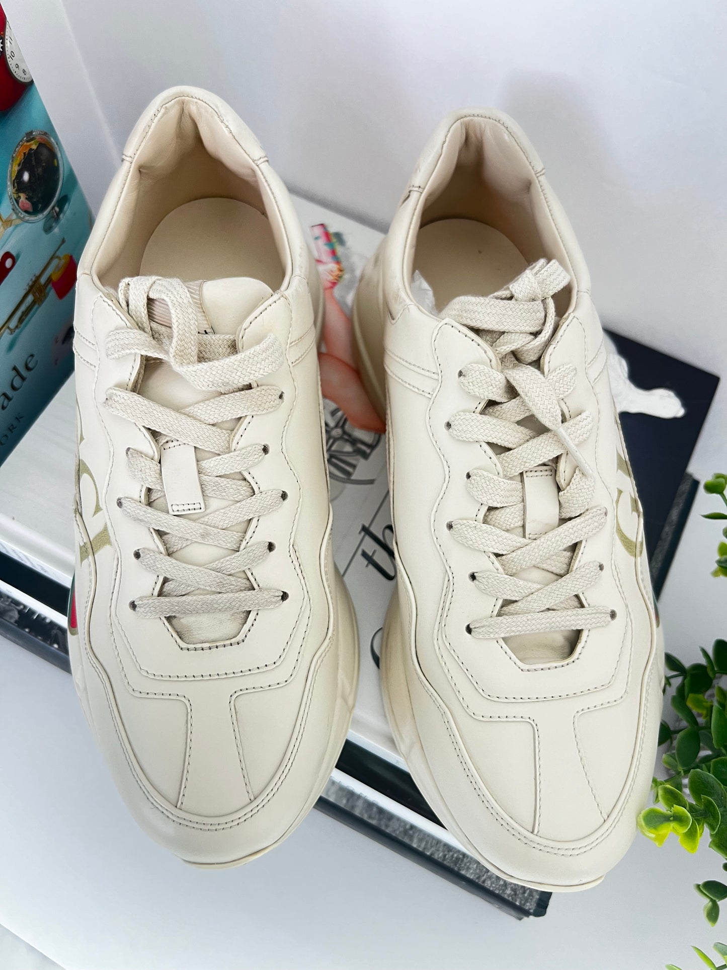 Gucci Off-White Vintage Logo Rhyton Sneakers Womens Size 40.5 U.S 9.5