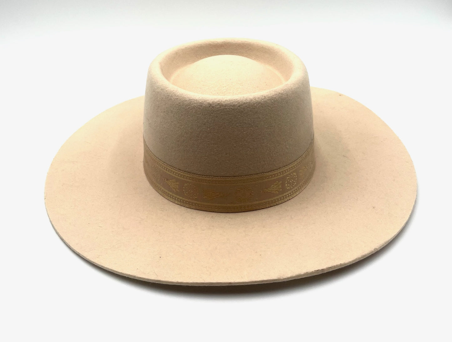 Lack Of Color Beige Sierra Boater Hat, size L 59CM, with wide brim and vintage gold patterned ribbon.