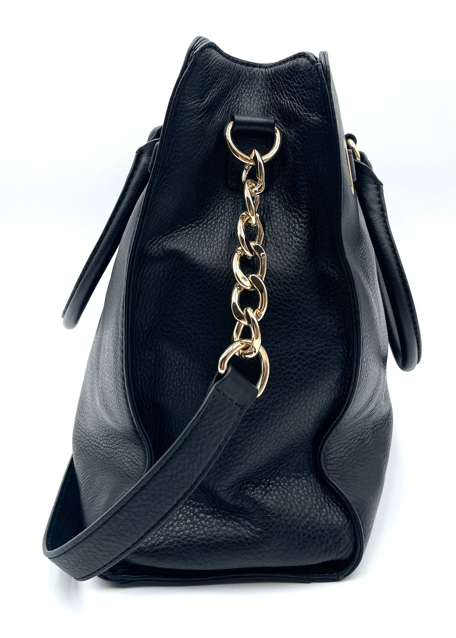Michael Kors black pebbled leather Hamilton East West tote with gold-tone chain detail and shoulder strap.
