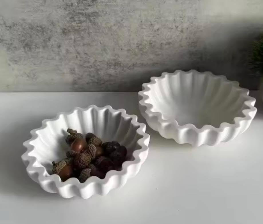 Round Ribbed Bowl