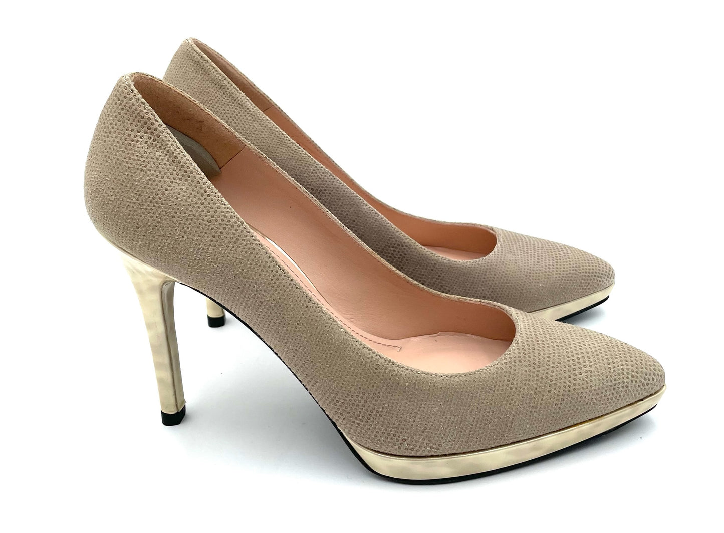 Stuart Weitzmann Fawn Goosebump Nappa Gold Pump Size 6.5