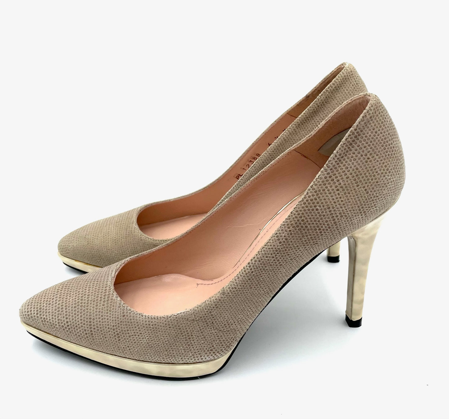 Stuart Weitzmann Fawn Goosebump Nappa Gold Pump Size 6.5