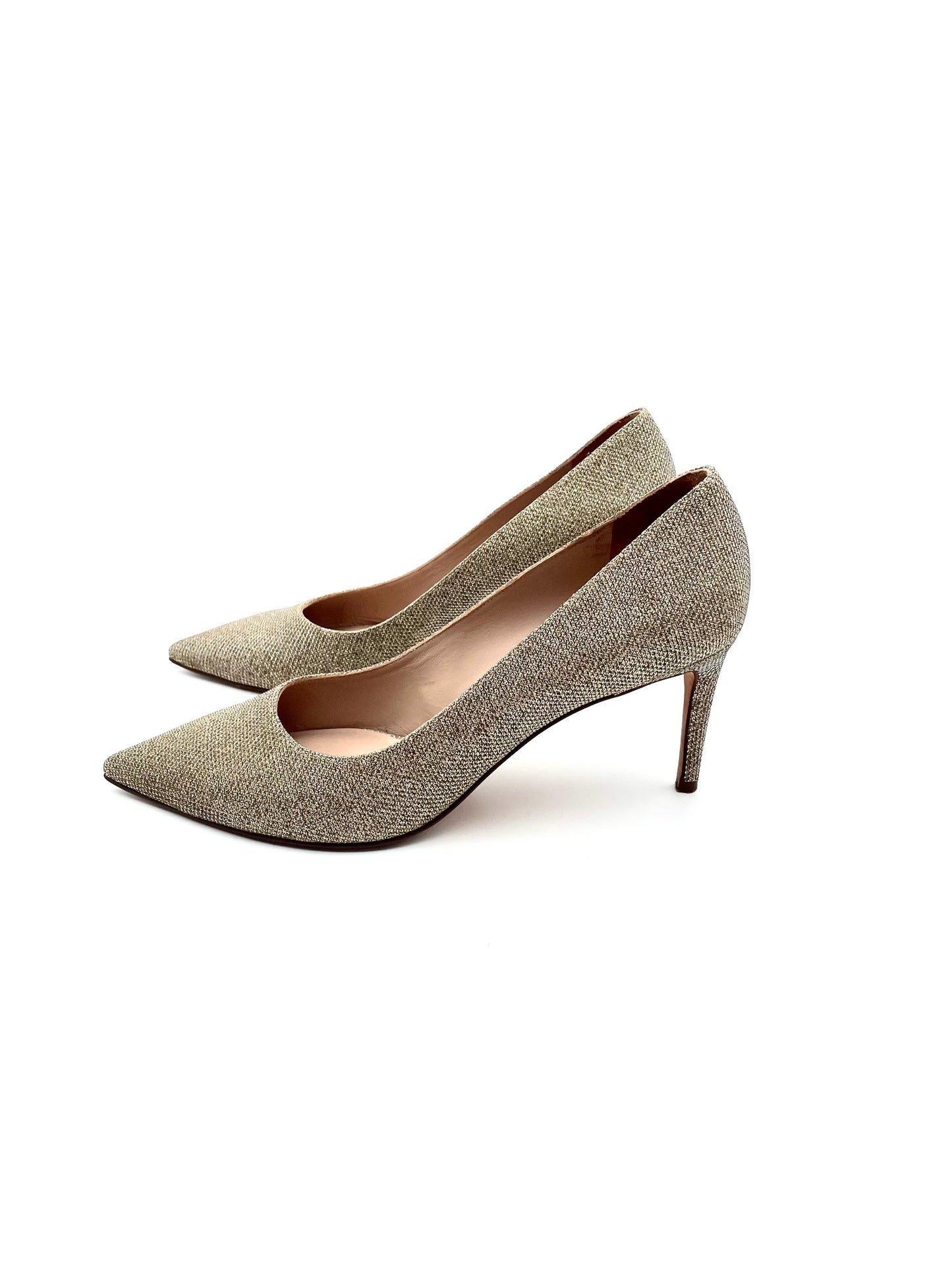 Stuart Weitzmann Gold Pointed Toe Pump Size 11