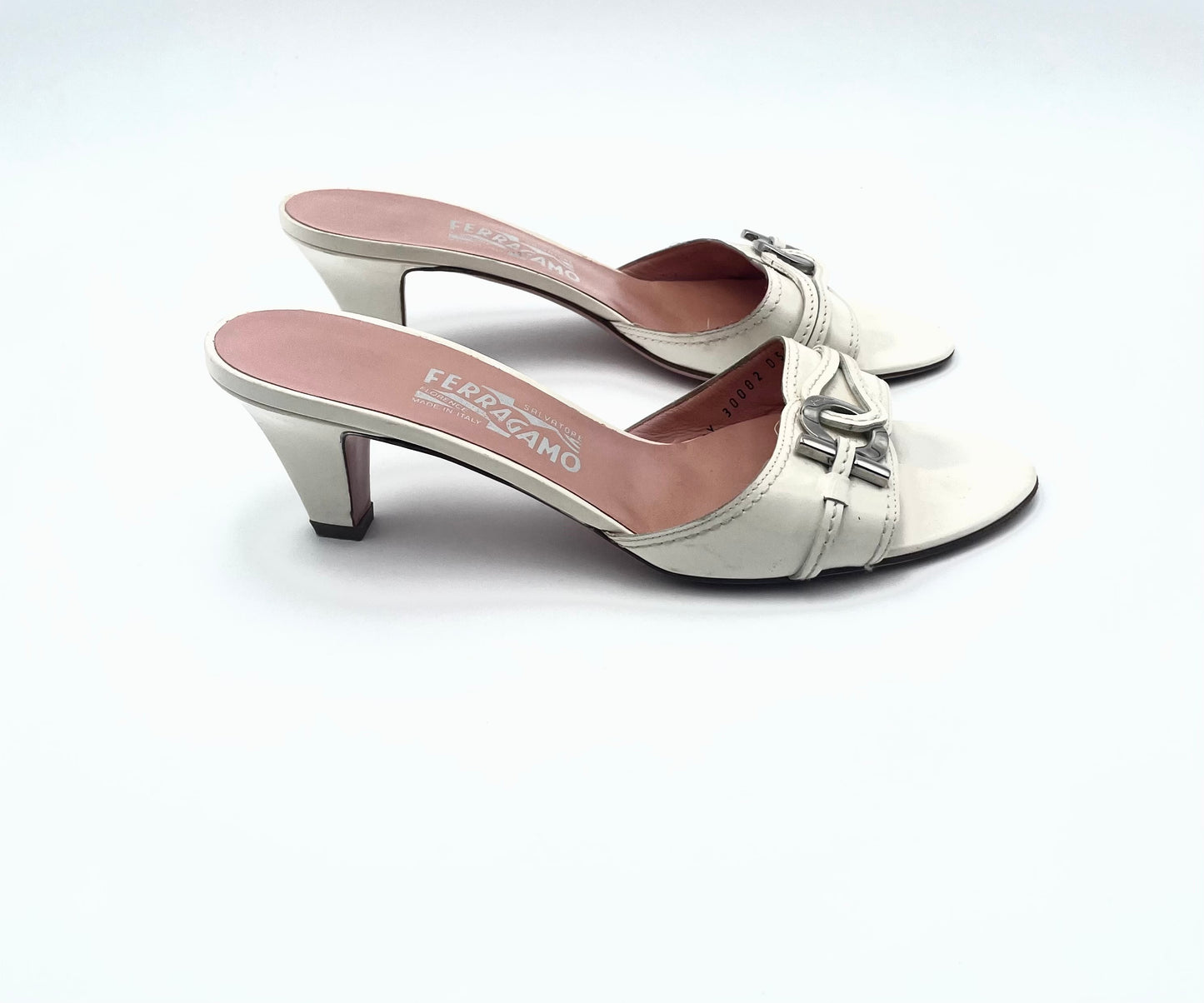 Vintage Salvatore Ferragamo Cream Gancia Kitten Heel Sandals Size 9