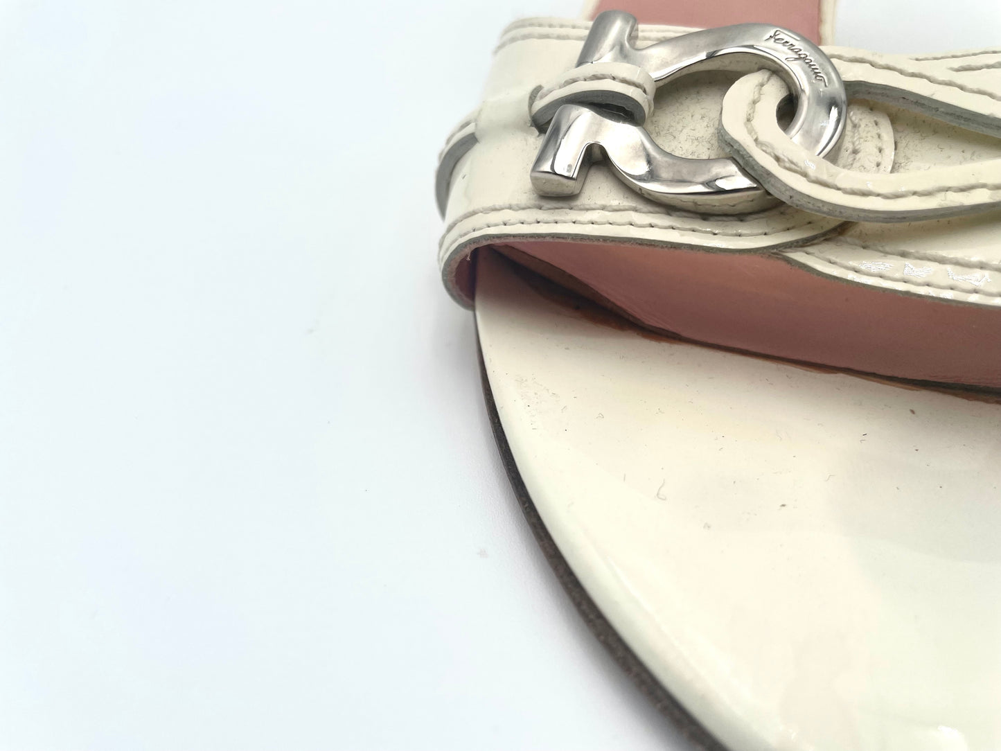Vintage Salvatore Ferragamo Cream Gancia Kitten Heel Sandals Size 9